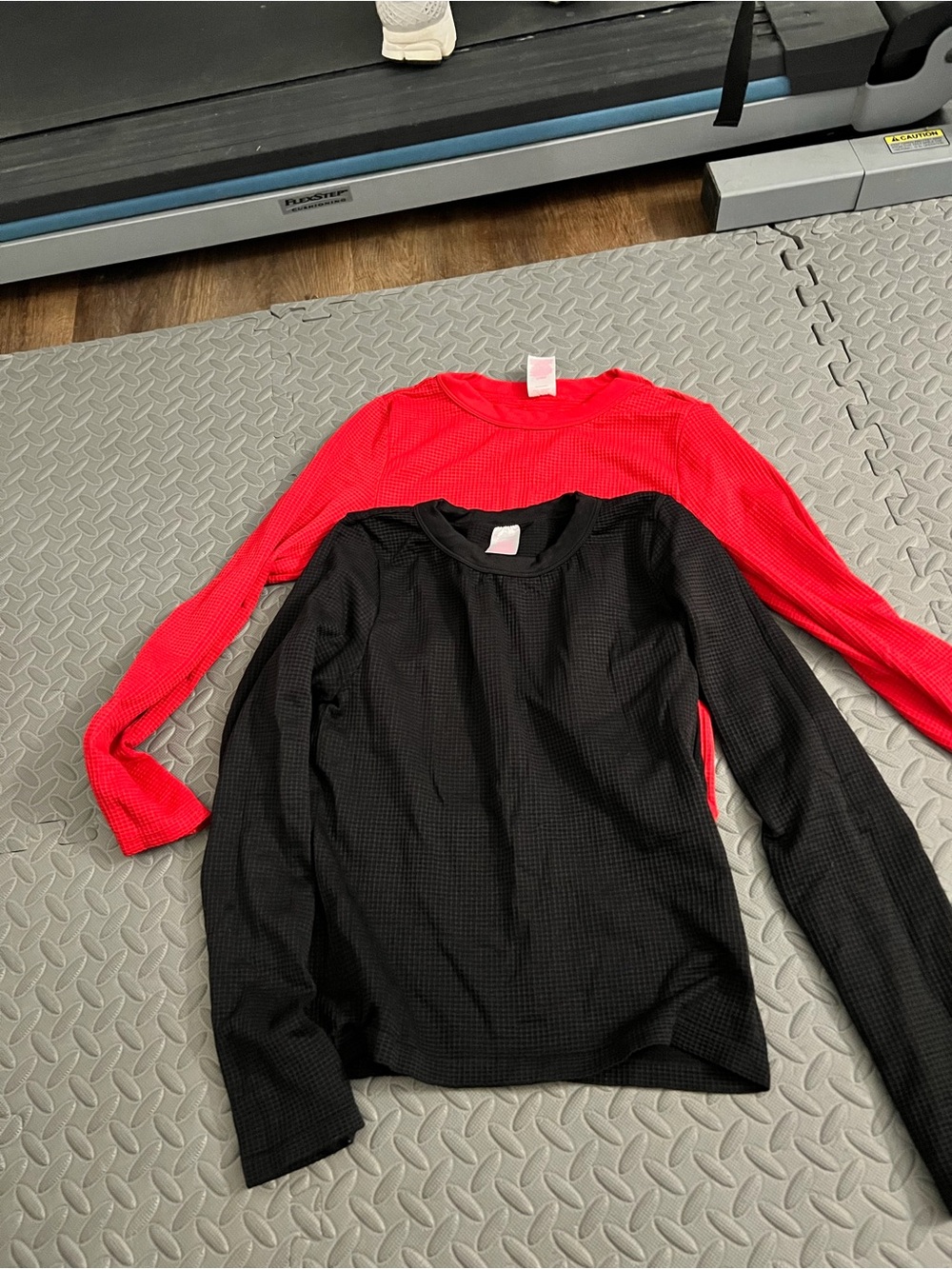 No boundaries waffle thermal long sleeve L/XL red black
